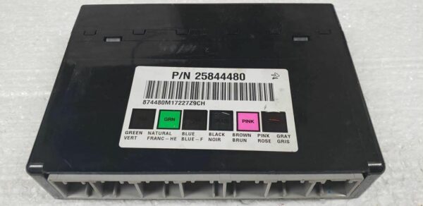 VIN-programmed 2007-2011 Sierra 3500 BCM 15284816, showing connection ports. Fixes electrical issues and DTC B1001.